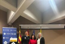 La Dirección Insular de la AGE en las Pitiüses entrega el reconocimiento Meninas 2025 a las policías locales Ángeles Gallardo y Pilar Daviu premio MENINAS 2025