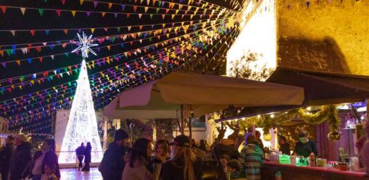 Alegría, luces y música para recibir la Navidad en Formentera