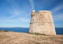 Formentera se suma a la Encendida mediterránea de torres y atalayas en defensa de los derechos humanos Torre de sa Gavina