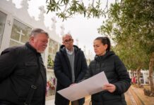 El presidente del Consell de Formentera visita las excavaciones del V Pla de Fosses en el Cementeri Nou de Sant Francesc V Plan de Fosas