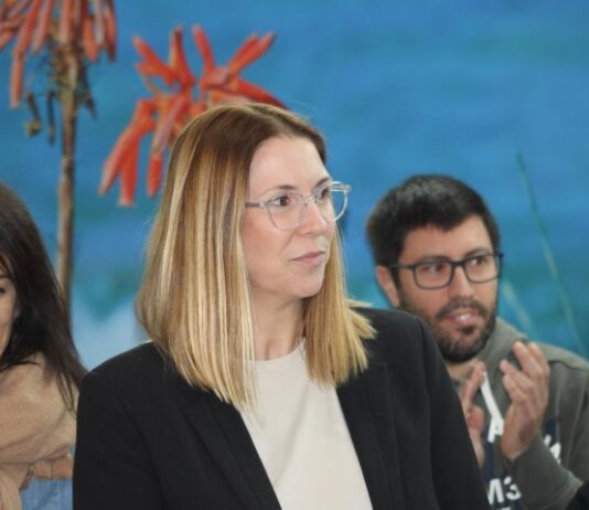 La senadora Massanet pide al Govern balear un reparto justo y solidario de los menores recién llegados
