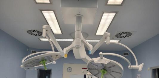 El Hospital de Formentera mantiene la actividad urgente y suspende temporalmente la actividad quirúrgica programada tras las intensas lluvias