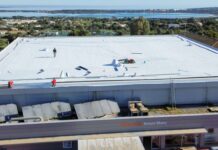 Inicio de las obras de renovación de la cubierta del Polideportivo Antoni Blanc