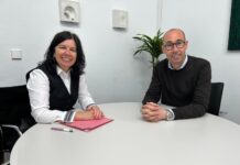 El presidente Óscar Portas pide agilizar las pruebas de edad a los menores migrantes para reducir tensiones en los centros Óscar Portas y Raquel Guasch esta mañana en el Consell Insular de Formentera