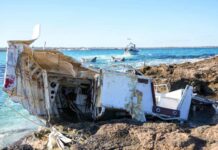 Finaliza la retirada de los restos de la embarcación Helisara destruida por un temporal embarcación Helisara
