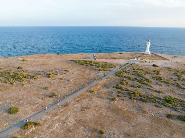 Camino de acceso al faro de es Cap