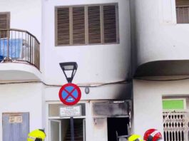 Bomberos de Formentera intervienen en un incendio en una sala de contadores de Sant Ferran