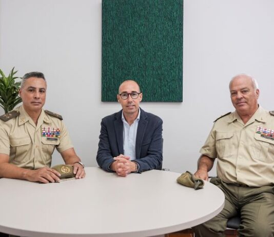 Visita institucional de representantes de las Fuerzas Armadas y la Guardia Civil a Formentera