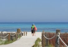 A la playa con mascarilla