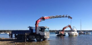 Treuen el «Bengala», el vaixell varat a s’Estany des Peix