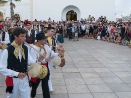Formentera celebra su diada al son de la música pitiusa