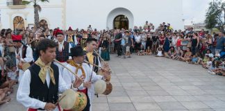 Formentera celebra su diada al son de la música pitiusa