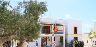 Formentera pone a disposición de los propietarios de viviendas turísticas un documento para evitar fiestas en las casas y dar mayor seguridad jurídica Consell Insular de Formentera