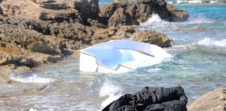 La Guardia Civil localiza la embarcación en la que viajaban los extranjeros indocumentados provenientes de Argelia