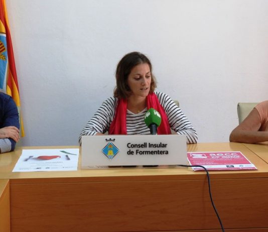 Formentera se une al Día Mundial contra el Cáncer de Mama