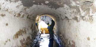 El Consell limpia el canal de ses Salines