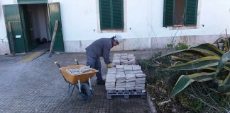 Empiezan las obras de restauración del faro de la Mola