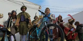 Bicicletas, puzzles y muñecas reinan en Sant Francesc