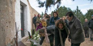 Un record a les víctimes de la repressió franquista