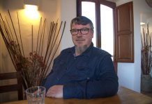 «Tot el que he escrit neix de treure punta a emocions», Entrevista a Vicent Ferrer Mayans