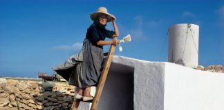 La fotògrafa Melba Levick cedeix part del seu fons fotogràfic a Formentera