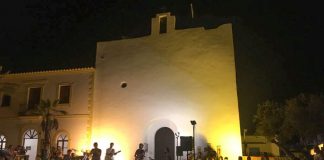 Los eventos culturales vuelven a Formentera Iglesia de Sant Francesc iluminada / imagen de archivo