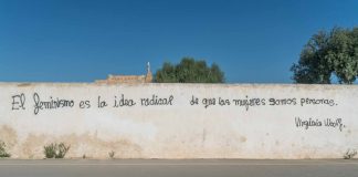 El Consell lamenta las pintadas en el Cementerio Viejo
