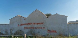 Aparecen nuevas pintadas en los muros del Cementeri Vell de Sant Francesc