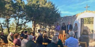 Los restos de los fusilados por el franquismo yacen ya en un nicho del cementerio de Sant Ferran
