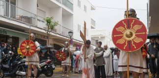 La persistente llovizna no consiguió empañar el Vía Crucis en Sant Francesc