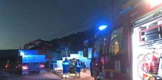 Un jove de 26 anys resulta ferit després de xocar contra un mur
