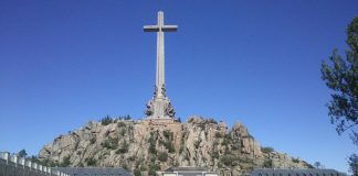 El PSOE muestra su satisfacción tras la decisión judicial para exhumar los restos de Franco