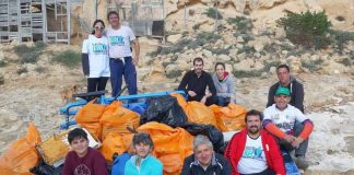 Retirados de s’Estufador 500 kilos de basura en una mañana