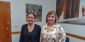 Alejandra Ferrer entrega la lista de peticiones de Formentera a la senadora Patricia Abascal