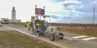 Comienza el pintado de la carretera PM-820 en toda su extensión
