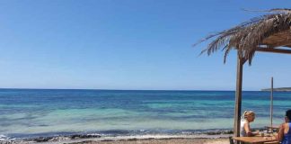 Sa Unió acusa al equipo de gobierno de mentir y retrasar la continuación de los servicios de playas de Formentera