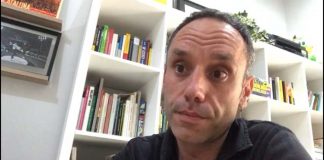 El ciclo «Xerrades per a famílies» aborda el impacto del entorno digital en niños y adolescentes
