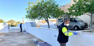 Tareas de mantenimiento y embellecimiento en el Jardí de ses Eres, colegios y zonas deportivas