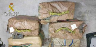 La Guardia Civil investiga la procedencia de los 5 fardos de hachís hallados en Formentera