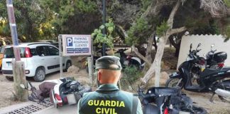 Detenido un hombre en Formentera acusado de dañar unos 50 vehículos en Es Pujols