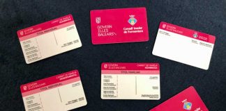 Las familias numerosas y monoparentales de Formentera ya disponen de carnets para agilizar bonificaciones y ayudas