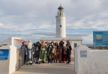 Los Reyes Magos visitan y saludan a la gente de Formentera