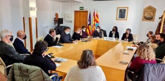 Iago Negueruela explica a los miembros de la COPT los contenidos del decreto ley de Turismo