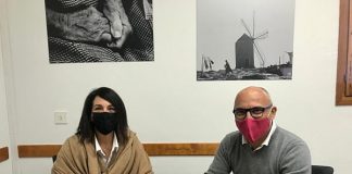 El Consell firma un convenio con la Cámara de Comercio para fomentar la formación del sector en la isla Firma convenio con Cámara de Comercio para 2022