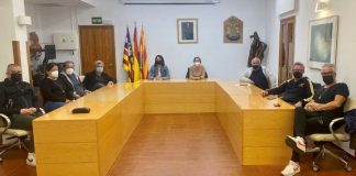 Ana Juan se reúne con los representantes de la asociación de concesionarios de playas Ana Juan y concesionarios de playa