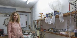 “La parte creativa me relaja, me encanta y hablo mucho de la isla en cada joya” Entrevista a Florence Mauger