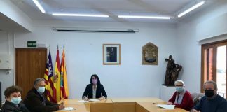 Formentera destina 30.000 euros a los clubs de mayores de la isla Foto signatura convenis clubs majors