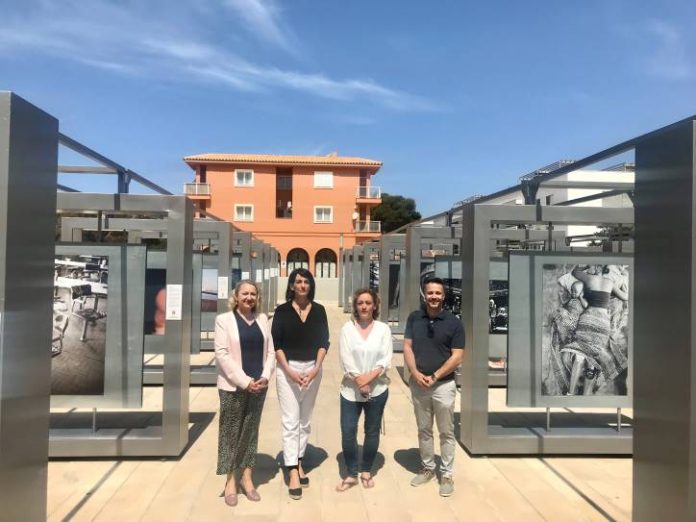 Exposición 50 fotografías con historia en plaza Europa es Pujols