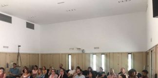 Jornada de formación en diversidad sexual, familiar y de género para el personal del Consell Asistentes a la actividad formativa