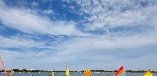 El Consell de Formentera recuerda que el pantalán del CENF está destinado a la Escuela Municipal de Vela y no es un punto de embarque comercial Escuela de Vela de Formentera